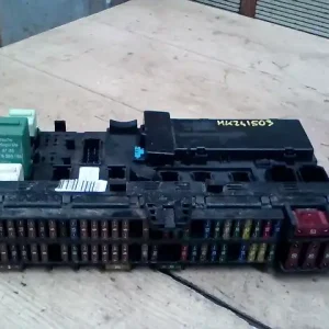 BMW X5 (E53) 2000.05.01-2006.12.31 Biztosítéktábla bcm bsi bsm sam gem modul utastér bontott alkatrész Gyors kiszállítás