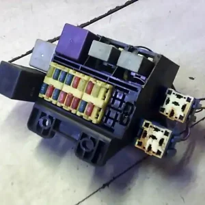 Expressz kézbesítés CHEVROLET AVEO T200 03.01-07.12 Biztosítéktábla bcm bsi bsm sam gem modul utastér bontott alkatrész