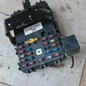 CHEVROLET AVEO T250/255 06.01-11.12 Biztosítéktábla bcm bsi bsm sam gem modulbontott alkatrész Akció