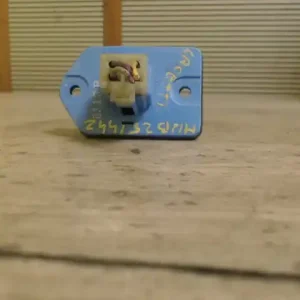 Exkluzív ajánlat CHEVROLET LACETTI Fűtőmotor előtét ellenállás1.6 i bontott alkatrész