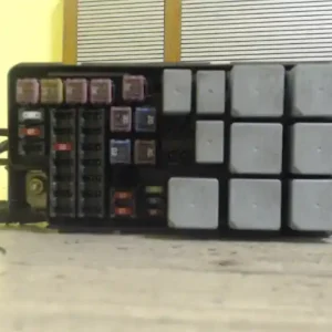 CHEVROLET NUBIRA 03-10 Biztosítéktábla bcm bsi bsm sam gem modul motortér 1.6 i bontott alkatrész Legnépszerűbb