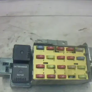 Kiárusítás CHRYSLER PT CRUISER 99-06 Biztosítéktábla bcm bsi bsm sam gem modul utastér 2.4t utastérbontott alkatrész