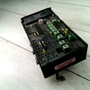 CHRYSLER VOYAGER Biztosítéktábla bcm bsi bsm sam gem modulbontott alkatrész Rendeld meg most