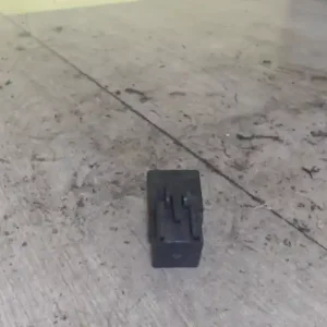 CHRYSLER VOYAGER 01.03-05.01 Relé bontott alkatrész Kihagyhatatlan ajánlat