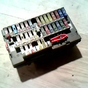 CITROEN BERLINGO 96-02 Biztosítéktábla bcm bsi bsm sam gem modul utastér 1.9 dbontott alkatrész Vedd meg online