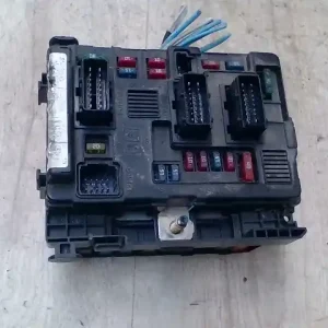 Árengedmény CITROEN C5 -04.09 Biztosítéktábla bcm bsi bsm sam gem modul motortér 1.8i bontott alkatrész