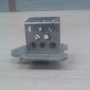 Kihagyhatatlan ajánlat CITROEN C5 -04.09 Fűtőmotor előtét ellenállás2.0hdi bontott alkatrész