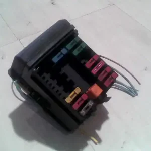 Különleges ajánlat CITROEN SAXO -99 Biztosítéktábla bcm bsi bsm sam gem modul1.1ibontott alkatrész