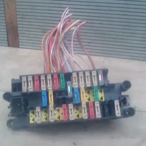 Kedvezmény CITROEN XSARA 00.11-04.12 Biztosítéktábla bcm bsi bsm sam gem modul utastér 1.4i bontott alkatrész