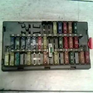 Vásárlói kedvenc CITROEN XSARA 97.11-00.10 Biztosítéktábla bcm bsi bsm sam gem modulbontott alkatrész