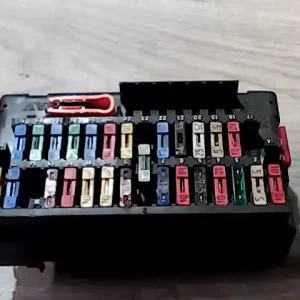 CITROEN XSARA 97.11-00.10 Biztosítéktábla bcm bsi bsm sam gem modulbontott alkatrész Kedvezményes ár