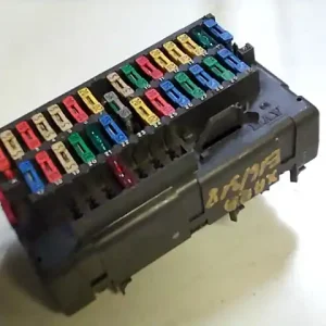 CITROEN XSARA 97.11-00.10 Biztosítéktábla bcm bsi bsm sam gem modul utastér bontott alkatrész Nézd meg most