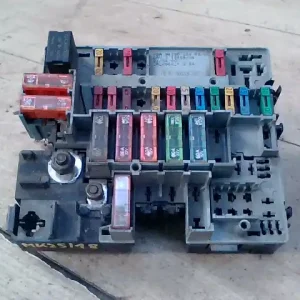 CITROEN XSARA 97.11-00.10 Biztosítéktábla bcm bsi bsm sam gem modul utastér bontott alkatrész Ne maradj le