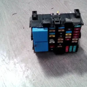 DACIA Sandero Stepway 2012.09.27-2016.12.31 Biztosítéktábla bcm bsi bsm sam gem modul utastér bontott alkatrész Nézd meg most