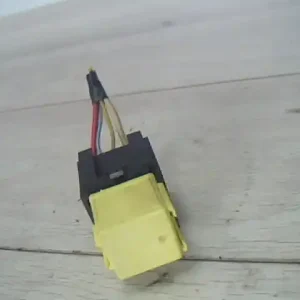 Kedvezményes ár DACIA LOGAN 04.11-08.06 Relé sárga bontott alkatrész