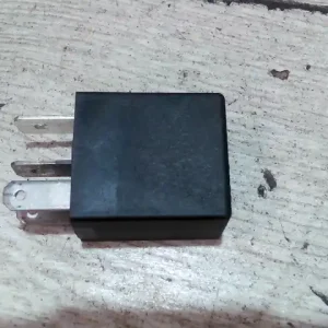 Ingyenes szállítás DAEWOO LANOS -01 Relé bontott alkatrész