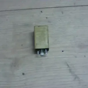 Ingyenes szállítás DAEWOO LANOS -01 Relé bontott alkatrész