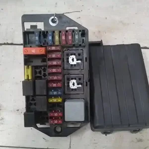 Biztonságos vásárlás DAEWOO MATIZ 01-05 Biztosítéktábla bcm bsi bsm sam gem modulbontott alkatrész