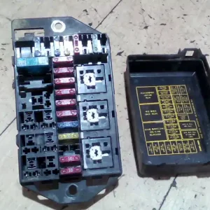 Gyors kiszállítás DAEWOO MATIZ 01-05 Biztosítéktábla bcm bsi bsm sam gem modul0.8i bontott alkatrész