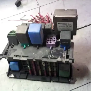 Olcsóbb DAEWOO NEXIA Biztosítéktábla bcm bsi bsm sam gem modulbontott alkatrész