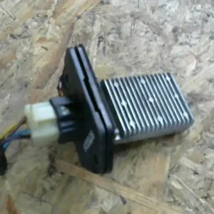 DAEWOO NUBIRA 97-99 Fűtőmotor előtét ellenállásbontott alkatrész Vedd meg online