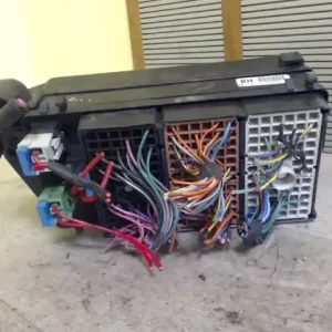 Vásárlói kedvenc DAEWOO NUBIRA 99-03 Biztosítéktábla bcm bsi bsm sam gem modul motortér 1.6 benzin, 78kw bontott alkatrész