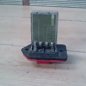 Szezonális akció DAEWOO NUBIRA 99-03 Fűtőmotor előtét ellenállás1.6i bontott alkatrész