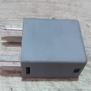 Exkluzív ajánlat DAEWOO NUBIRA 99-03 Relé bontott alkatrész