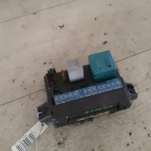 Újdonság DAIHATSU COURE Biztosítéktábla bcm bsi bsm sam gem modulbontott alkatrész