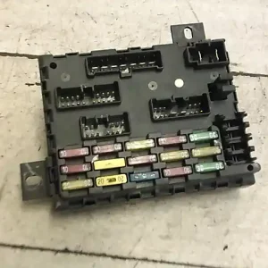 FIAT BRAVO Biztosítéktábla bcm bsi bsm sam gem modul1.2ibontott alkatrész Kedvezmény