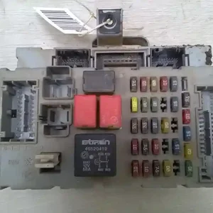 FIAT DOBLO 01.01-05.09 Biztosítéktábla bcm bsi bsm sam gem modulbontott alkatrész Korlátozott ajánlat