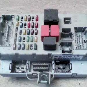 Azonnal elérhető FIAT DOBLO 01.01-05.09 Biztosítéktábla bcm bsi bsm sam gem modul utastér 1.25i bontott alkatrész