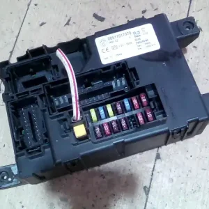 Kiárusítás FIAT GRANDE PUNTO 05.10- Biztosítéktábla bcm bsi bsm sam gem modul1.25i bontott alkatrész