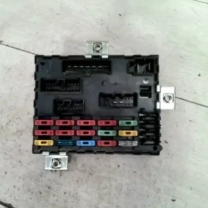 Azonnal elérhető FIAT PUNTO I. Biztosítéktábla bcm bsi bsm sam gem modul utastér 1.1i bontott alkatrész