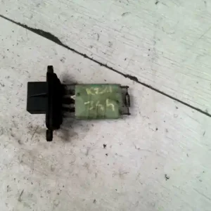 Azonnal elérhető FIAT PUNTO I. Fűtőmotor előtét ellenállás1.1i bontott alkatrész