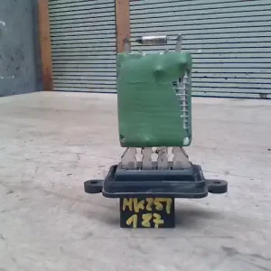 Nézd meg most FIAT PUNTO I. Fűtőmotor előtét ellenállásbontott alkatrész