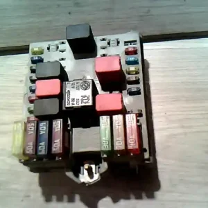 Csak ma FIAT PUNTO II. Biztosítéktábla bcm bsi bsm sam gem modul motortér 1.2ibontott alkatrész