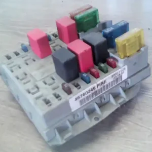 FIAT PUNTO II. Biztosítéktábla bcm bsi bsm sam gem modul motortér 1.2i bontott alkatrész Legkelendőbb