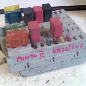 Expressz kézbesítés FIAT PUNTO II. Biztosítéktábla bcm bsi bsm sam gem modul motortér 1.2i bontott alkatrész