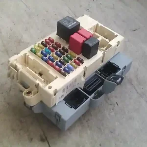 FIAT PUNTO II. Biztosítéktábla bcm bsi bsm sam gem modulbontott alkatrész Vedd meg online