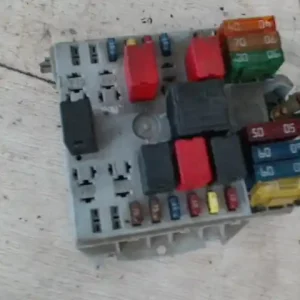 FIAT PUNTO II. Biztosítéktábla bcm bsi bsm sam gem modulbontott alkatrész Nézd meg most