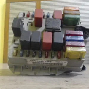 Expressz kézbesítés FIAT PUNTO II. Biztosítéktábla bcm bsi bsm sam gem modulbontott alkatrész