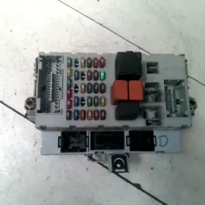 Ne maradj le FIAT PUNTO II. Biztosítéktábla bcm bsi bsm sam gem modul utastér 1.9jtd bontott alkatrész