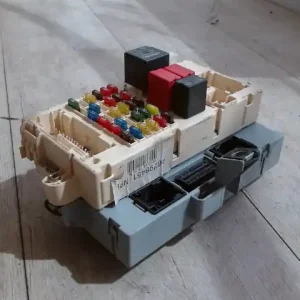 Expressz szállítás FIAT PUNTO II. Biztosítéktábla bcm bsi bsm sam gem modul utastér 1.2i bontott alkatrész