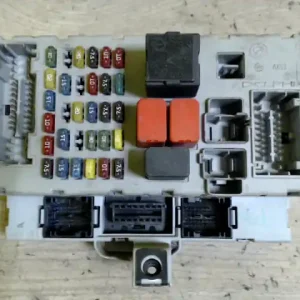 FIAT PUNTO II. Biztosítéktábla bcm bsi bsm sam gem modul utastér bontott alkatrész Ne maradj le
