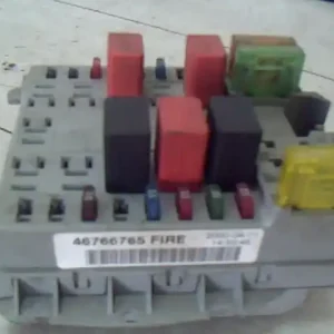 Végkiárusítás FIAT PUNTO II. Relé bontott alkatrész