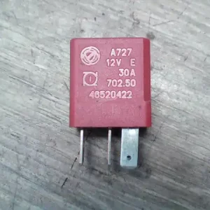 FIAT PUNTO II. Relé 1.25i 59kw bontott alkatrész Bestseller