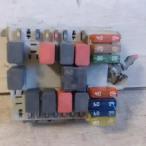 FIAT PUNTO III. Biztosítéktábla bcm bsi bsm sam gem modul motortér 1.3jtd multijet bontott alkatrész Legkelendőbb