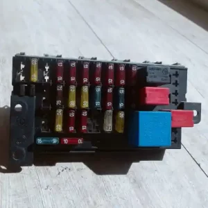 Végkiárusítás FIAT SEICENTO 98- Biztosítéktábla bcm bsi bsm sam gem modul0.9i bontott alkatrész