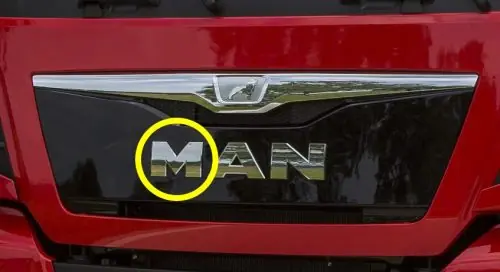 MAN felirat hűtőrácsra M betű Expressz kézbesítés